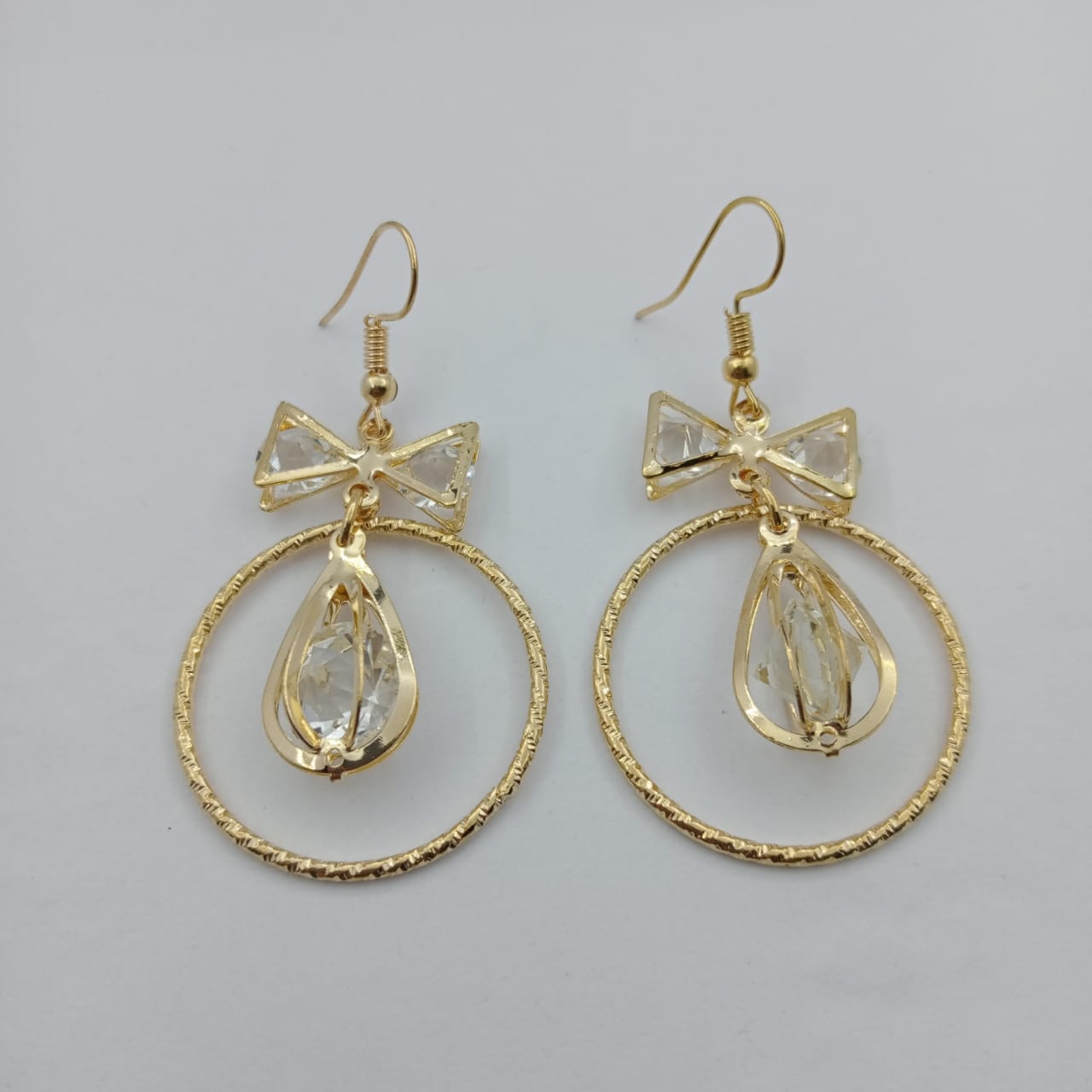 Women's Lovely Bow and Round Ring Earrings (Gold)